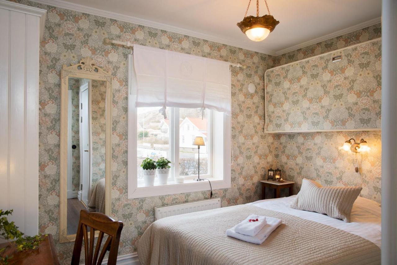 Strandvillan Hotell Och Bed & Breakfast Lysekil Exterior photo