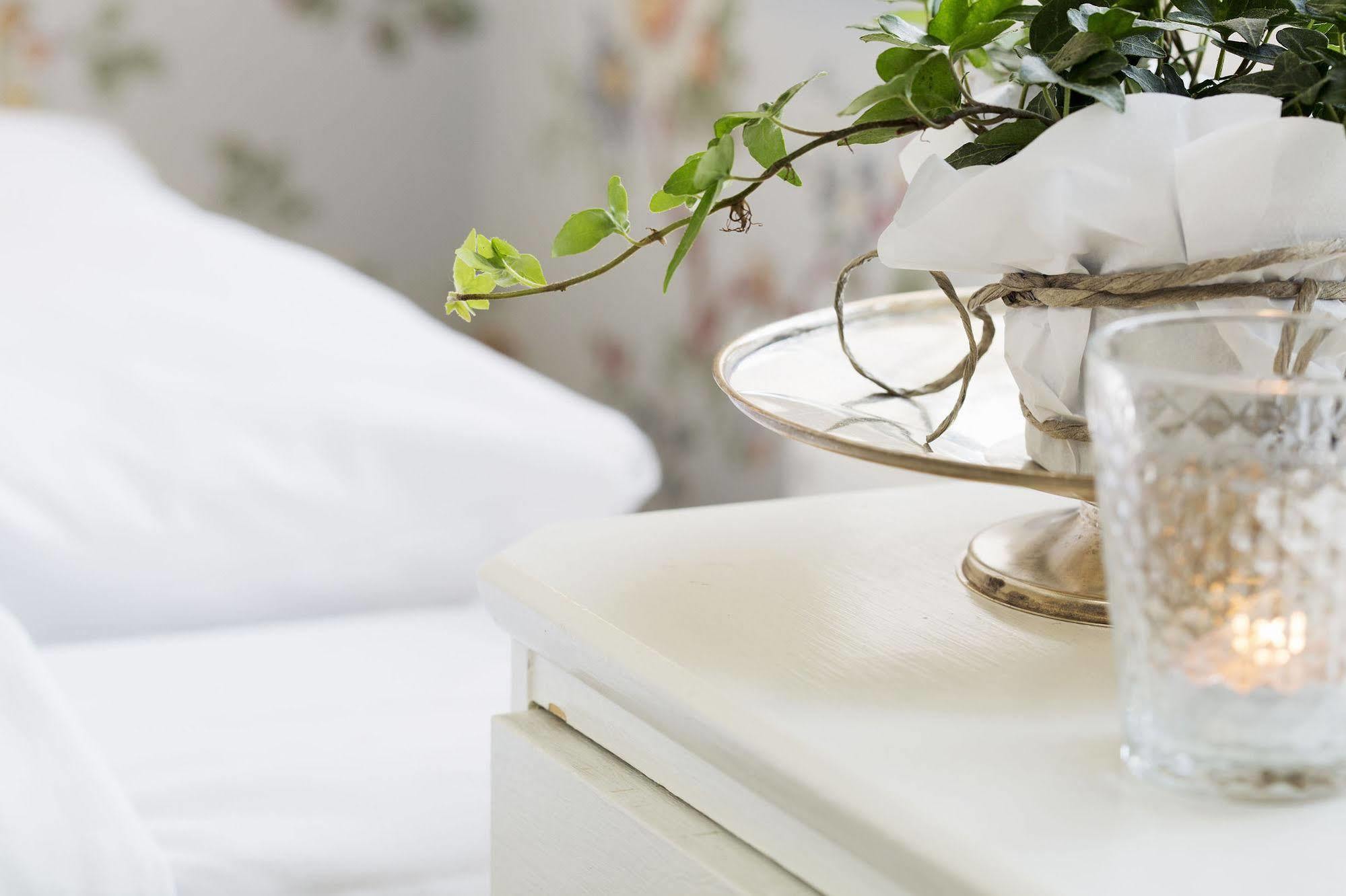 Strandvillan Hotell Och Bed & Breakfast Lysekil Exterior photo